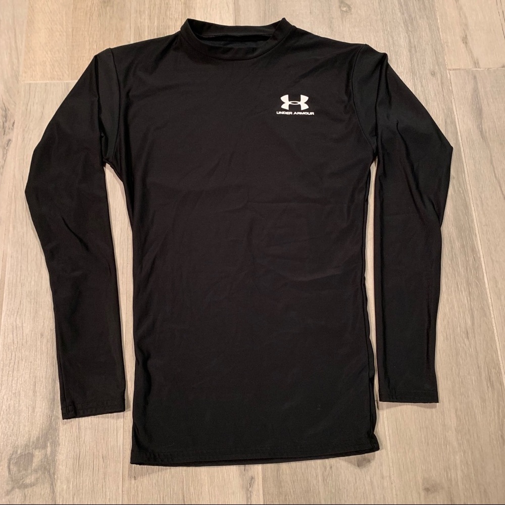 ☀️Under Armour- Dry fit long sleeve top